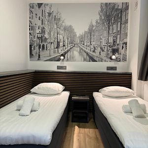 Kleine Kamer met Twee Aparte Bedden